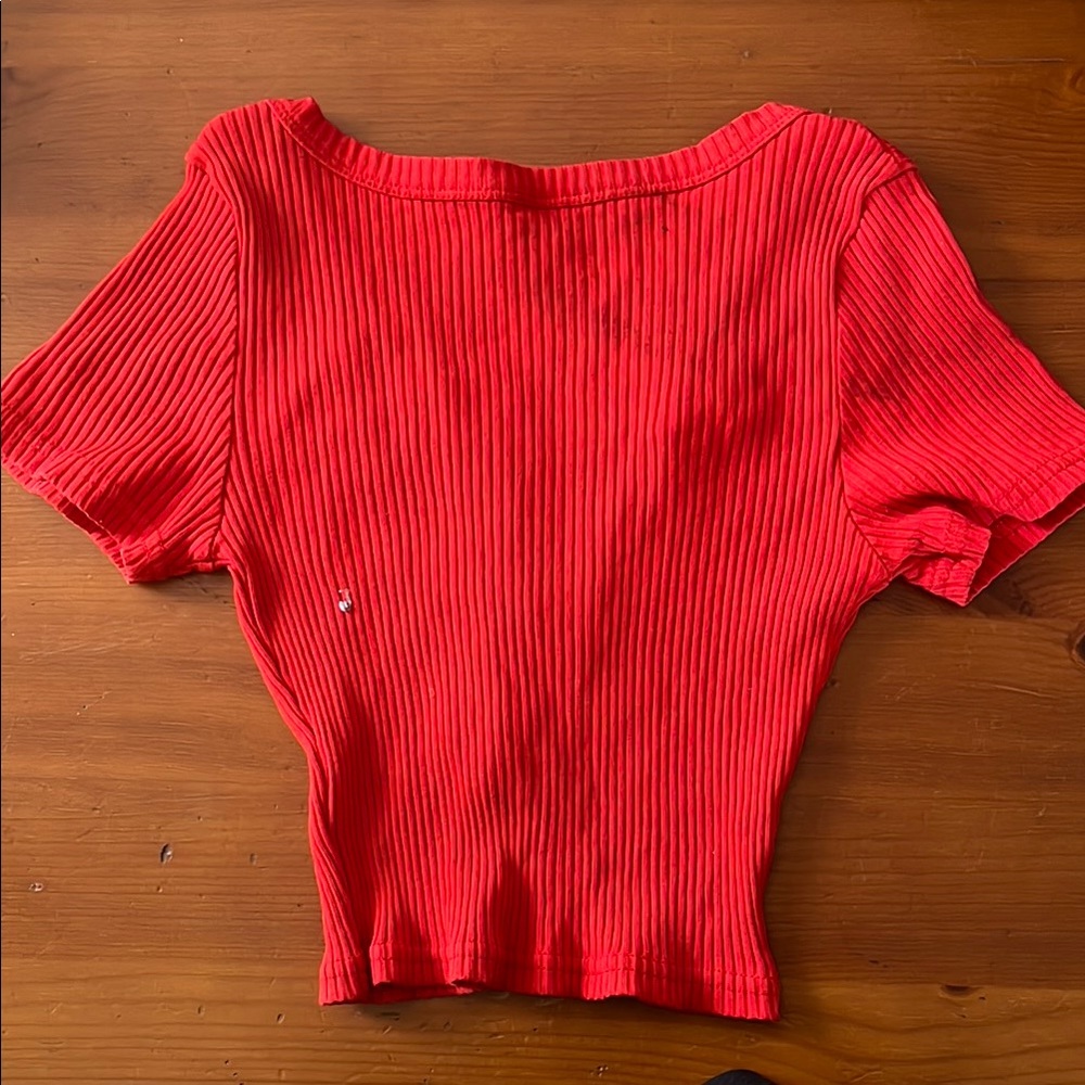 Red Ribbed Button-Up Women's Top - Picture 2 of 2